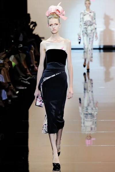 Look 12